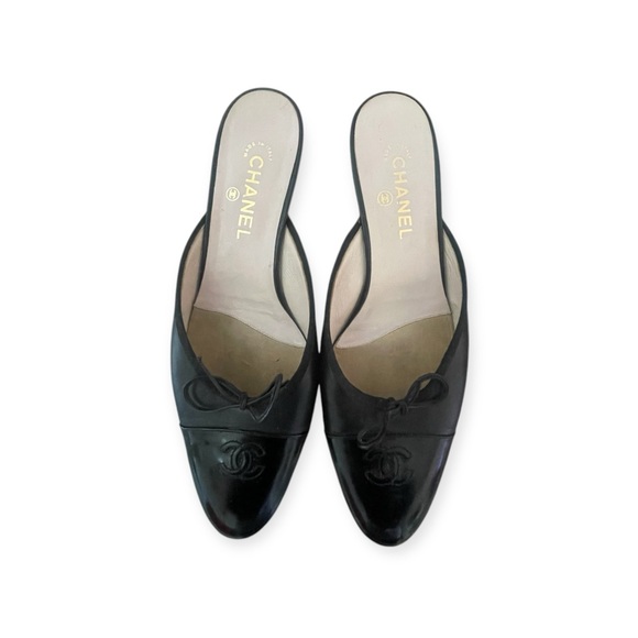 COPY - CHANEL Black Mules Elegant Slip-On Design - Picture 1 of 3